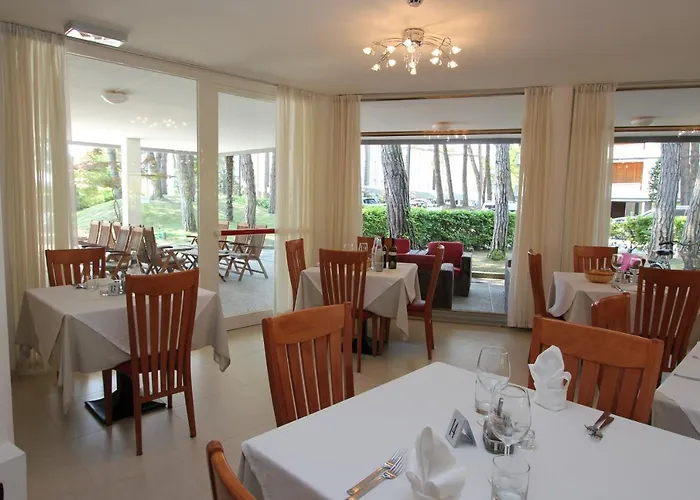 Laura Ξενοδοχείο Μπιμπιόνε