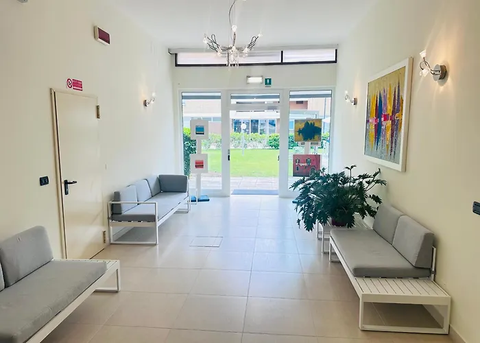 Ξενοδοχείο Laura 2*